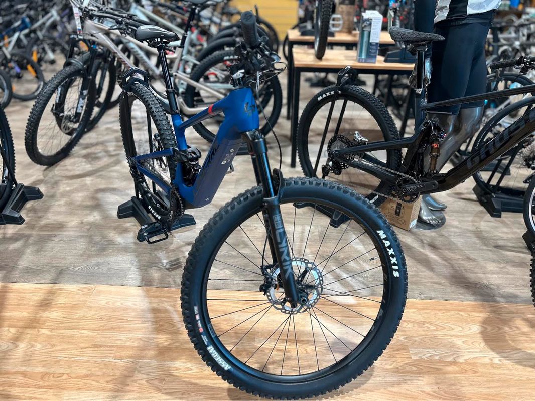 VTT Electrique tout-suspendu Vae Lapierre E-zesty am 9.4