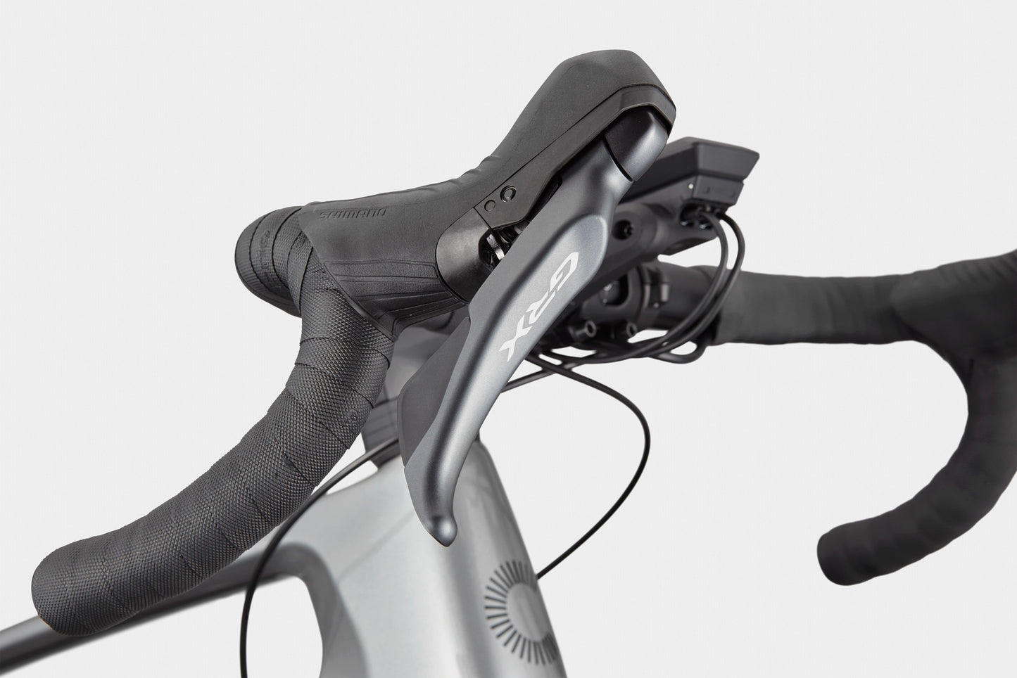 Vélo gravel électrique Cannondale Synapse Neo AllRoad 2 taille M gris