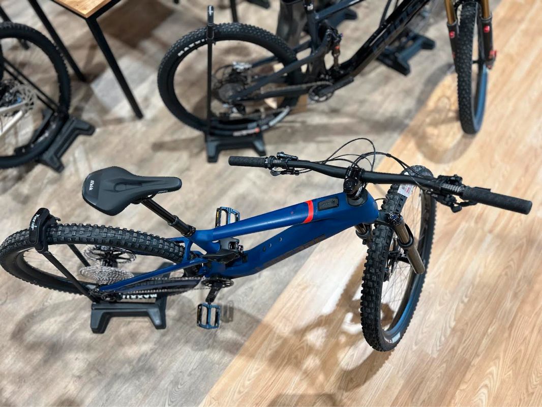 VTT Electrique tout-suspendu Vae Lapierre E-zesty am 9.4