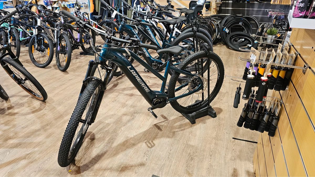 VTT Electrique semi-suspendu Vae Lapierre Overvolt HT 8.6 MIX